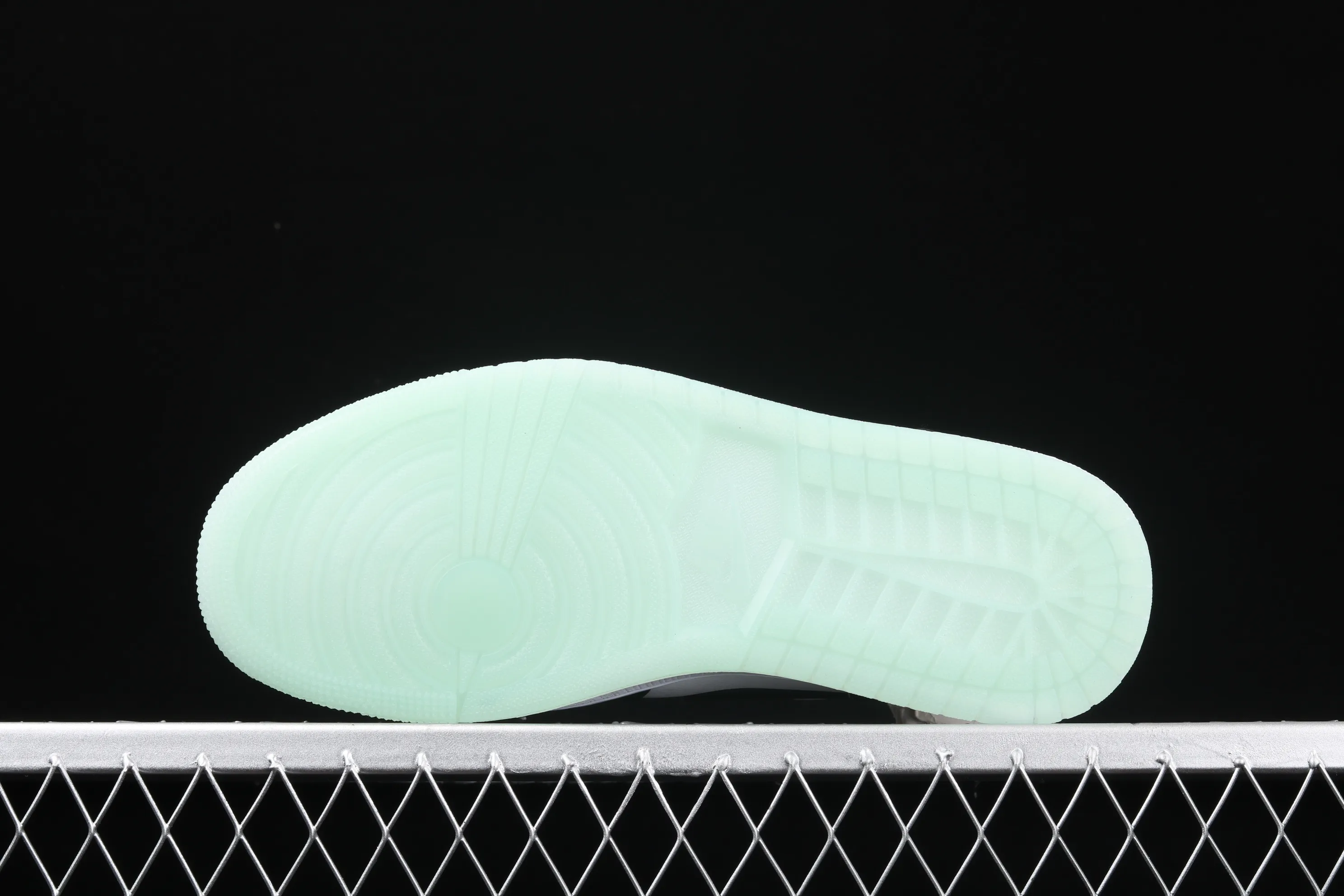 All categories Air Jordan Jordan series basketball shoes Air Jordan 1 Mid Air Jordan 1 Mid AJ1 Joe 1 black and white color luminous starry mid-top BQ6931-103